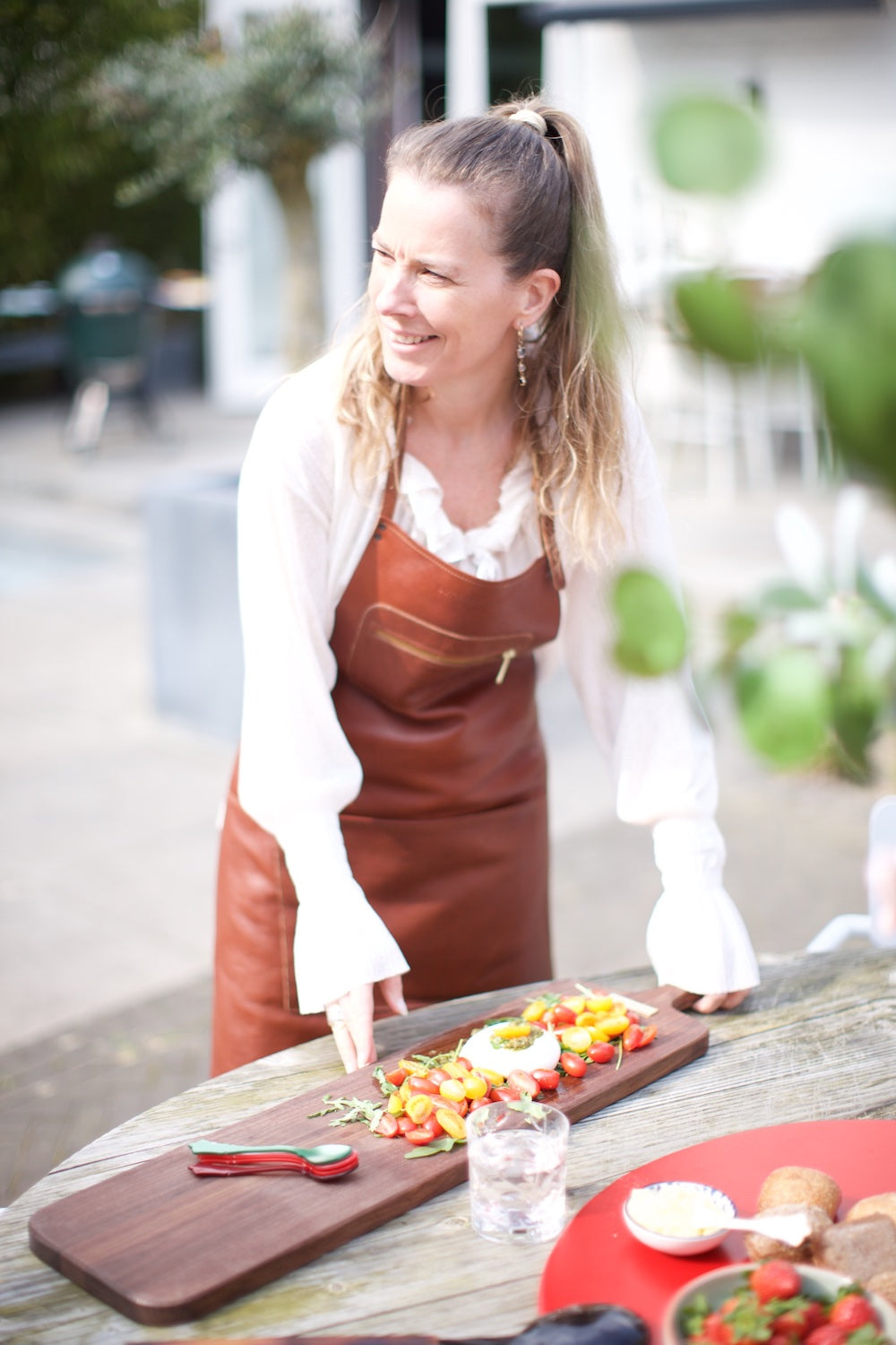 Zipper style apron? Dutchdeluxes.com