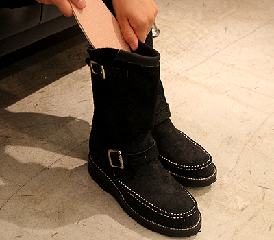 チペワ（CHIPPEWA）L97883 ブラックを履いてみたエンジニアブーツ