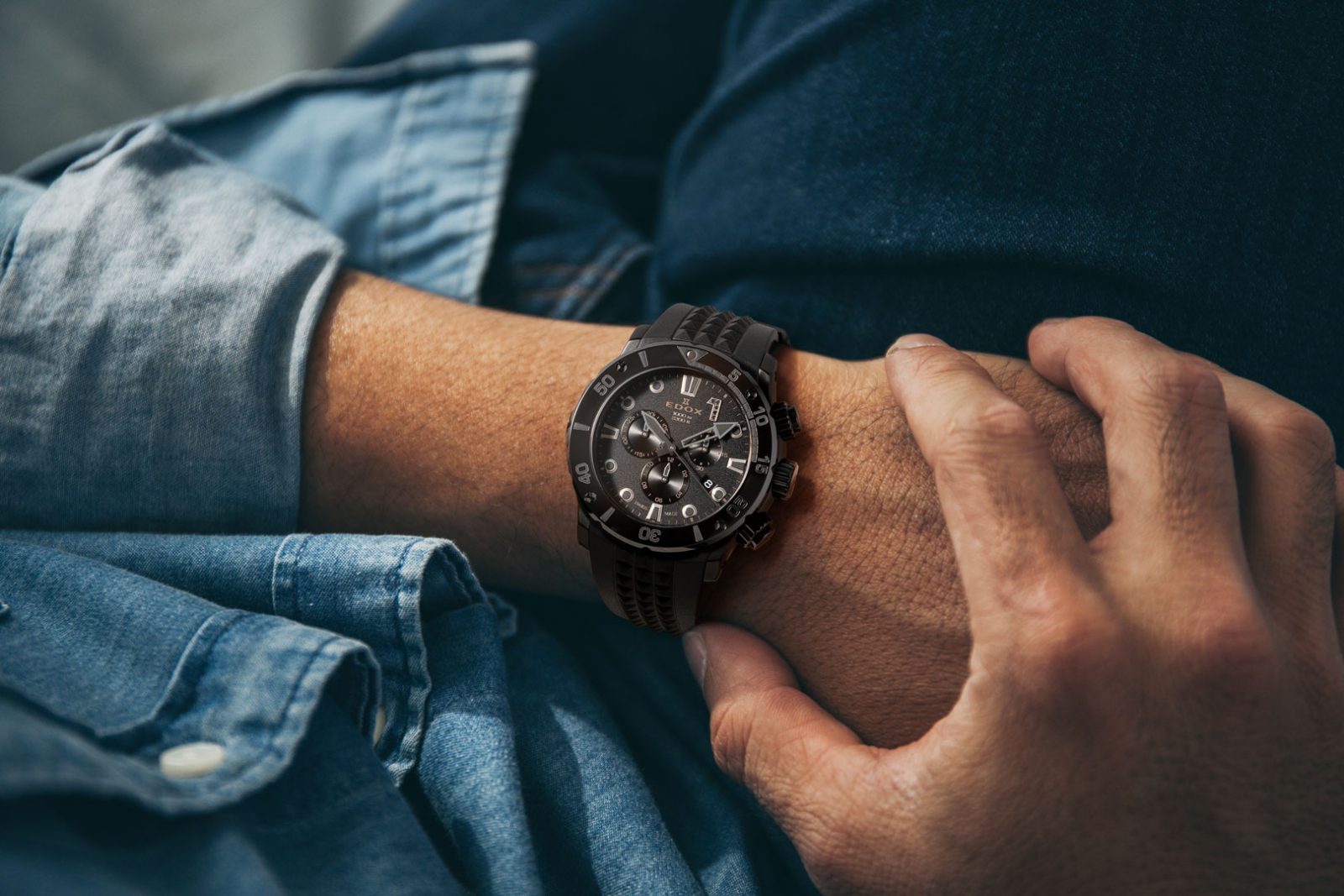 オールブラックの日本限定『クロノオフショア 1』を 7月13日に発売