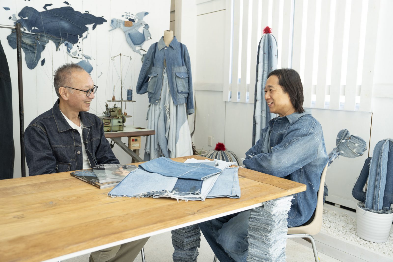 Safari』とヤマサワプレスが語る海とデニムと〈エドックス〉 | EDOX