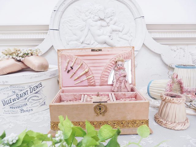 甘美 ピンクのソーイングボックス - 薔薇と天使のアンティーク