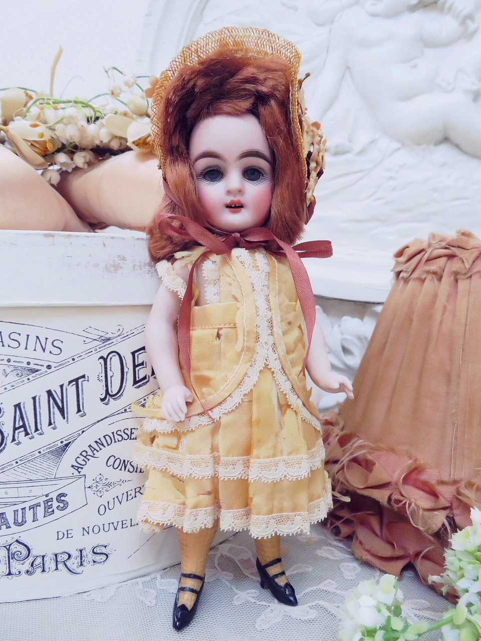 アンティーク ピンクのリボンの女の子 オールビスクドール