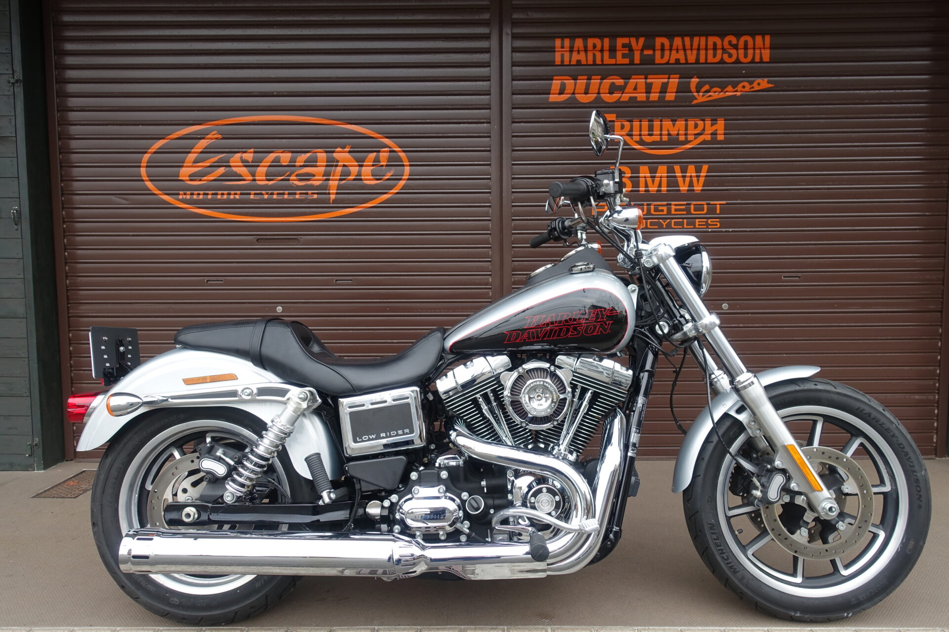 FXDL ローライダー Firebrandマフラー オーリンズ ダイレクトリンクCPU