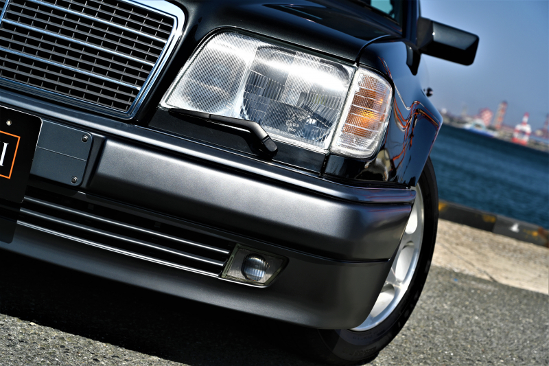 メルセデスベンツ Eクラス 超絶大人気モデルW124伝説モデルE500ドイツ