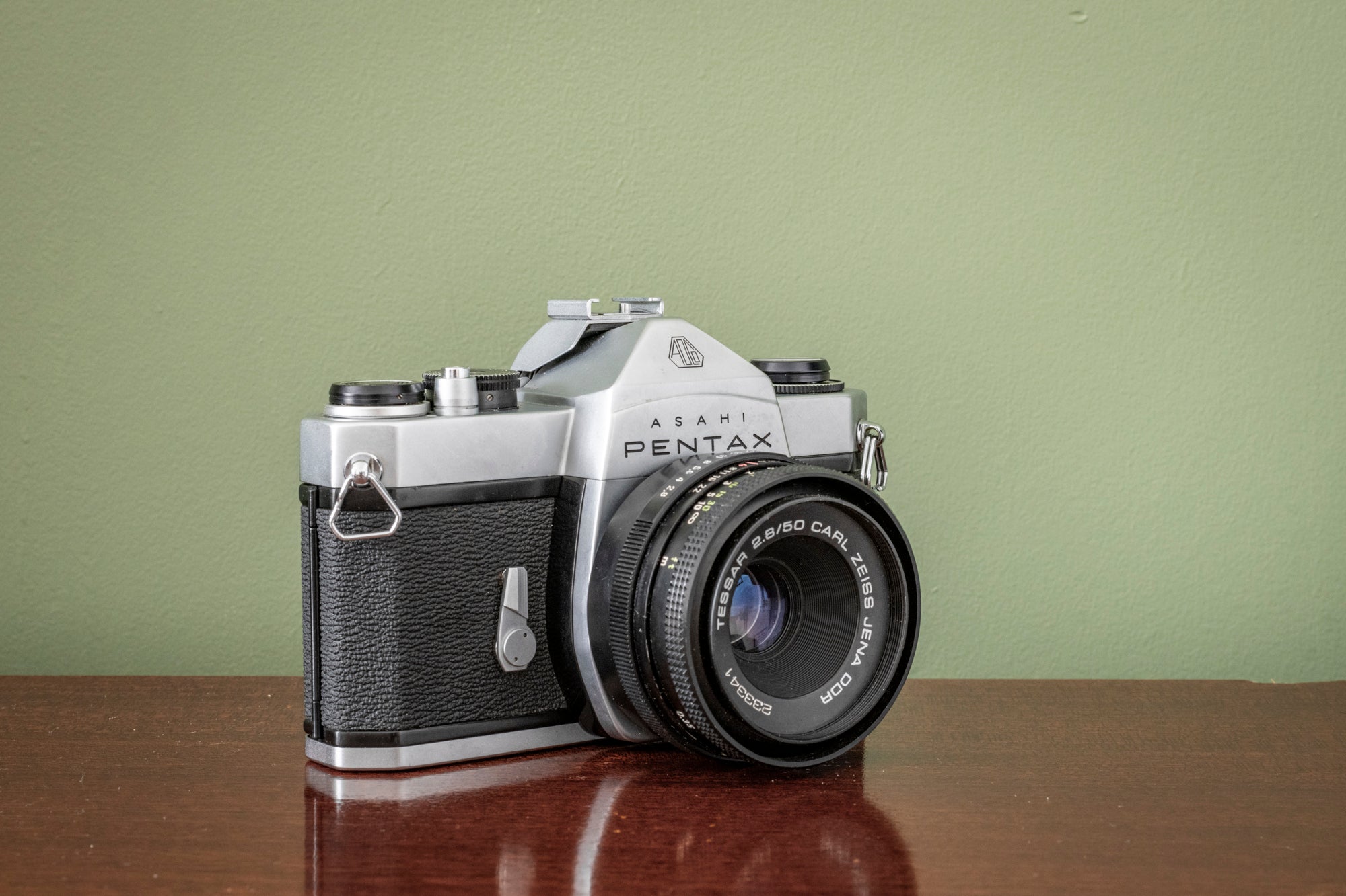 Mint 1960s ASAHI Pentax SL 35mm SLR Film Camera + 50mm Carl Zeiss