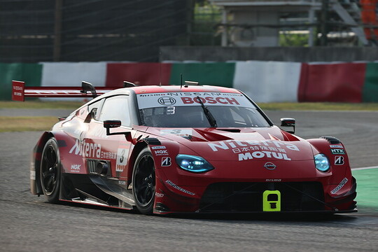 第5戦鈴鹿公式予選GT500クラス 16号車ARTA MUGEN CIVIC TYPE R-GT #16