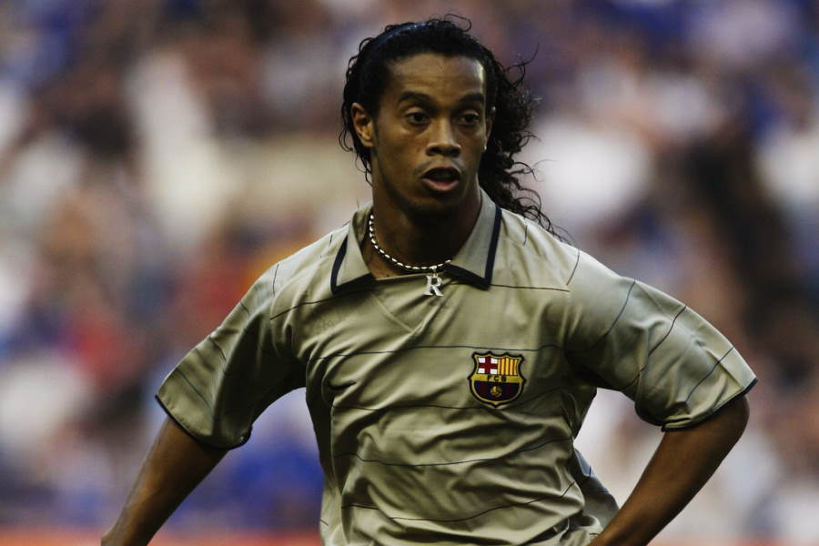 天才ロナウジーニョが「魔法を披露！」 