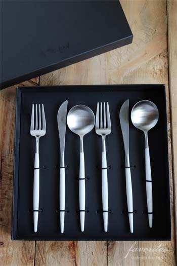 ギフトセット】 Cutipol（クチポール） ｜ GOA カトラリー ホワイト