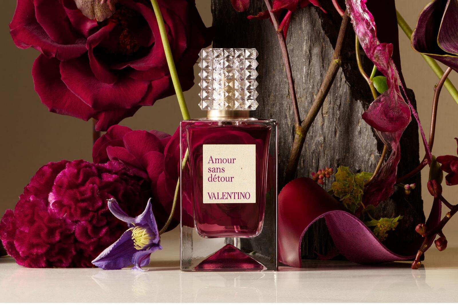 ヴァレンティノ ビューティ2026年春フレグランス「貴婦人の寝室」着想