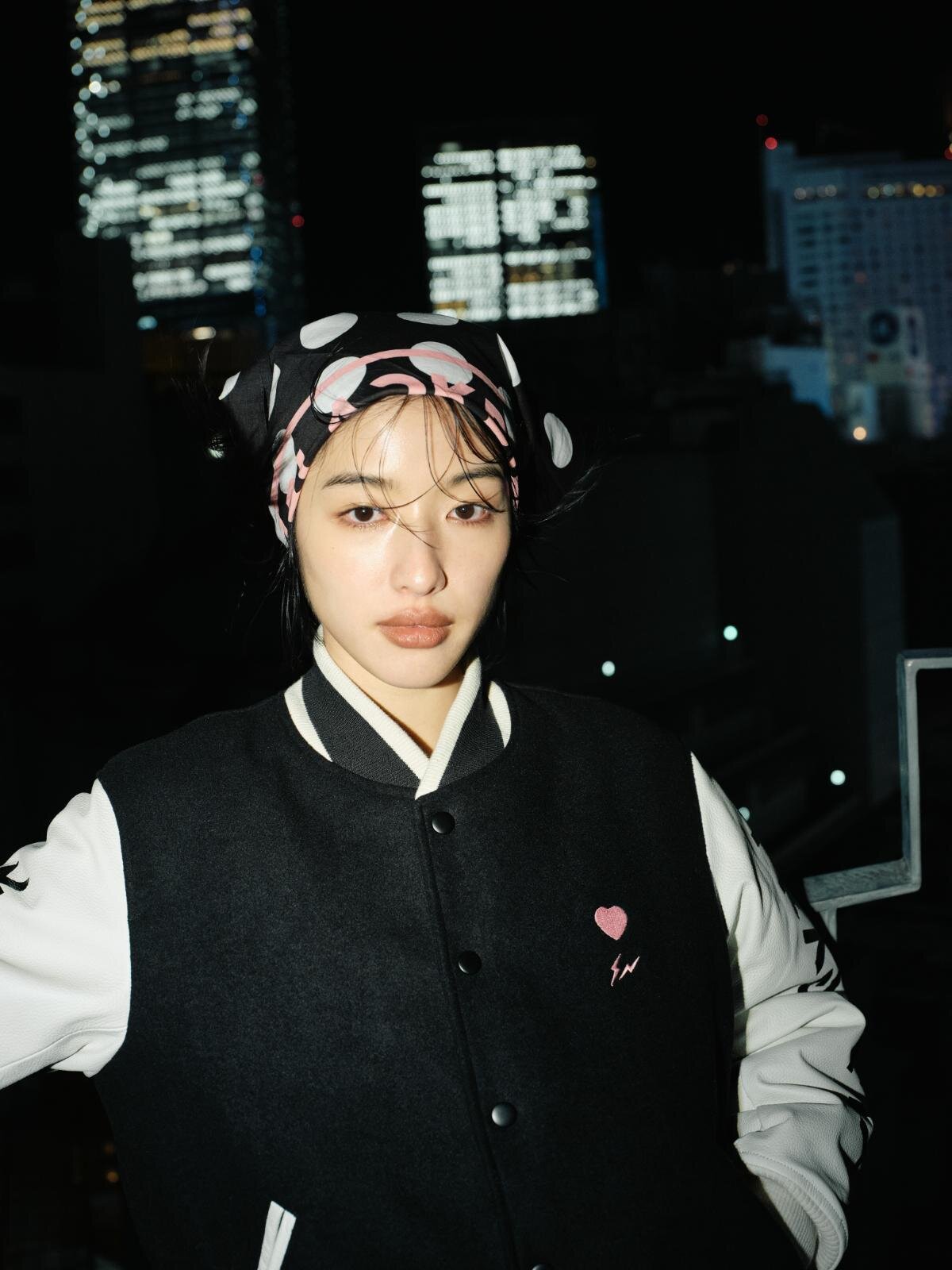 フラグメント×BLACKPINK、“ハート＆稲妻ロゴ”のスウェットや半袖T