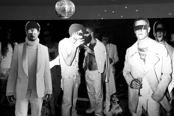 メゾン マルタン マルジェラ創立20周年を記念した回顧展 ‐ ロンドン