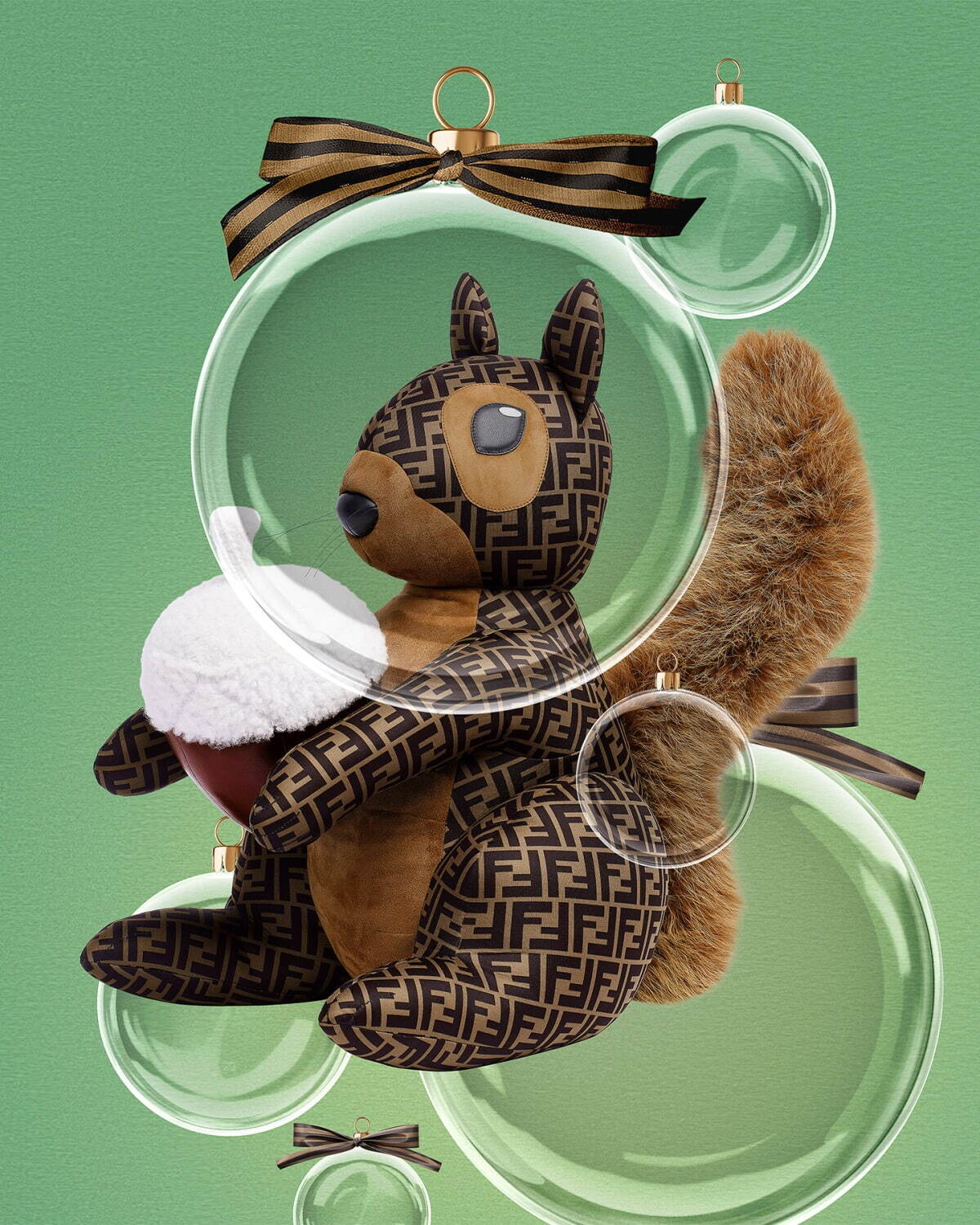 フェンディ24年クリスマスギフト、“おにぎり”ミニバッグやメタリックに