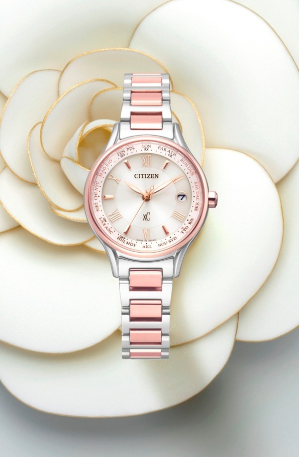 シチズン「クロスシー」新作腕時計、蕾がほころぶような文字板にサクラ
