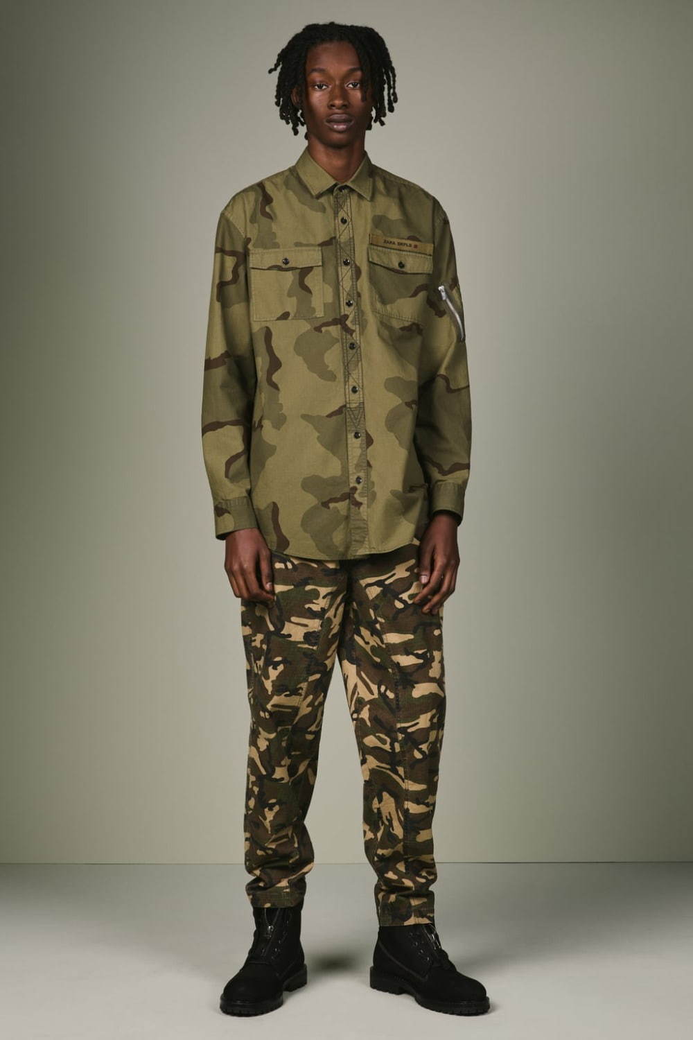 ZARA“ミリタリーウェア”にインスパイアされた新作、デニムジャンプ