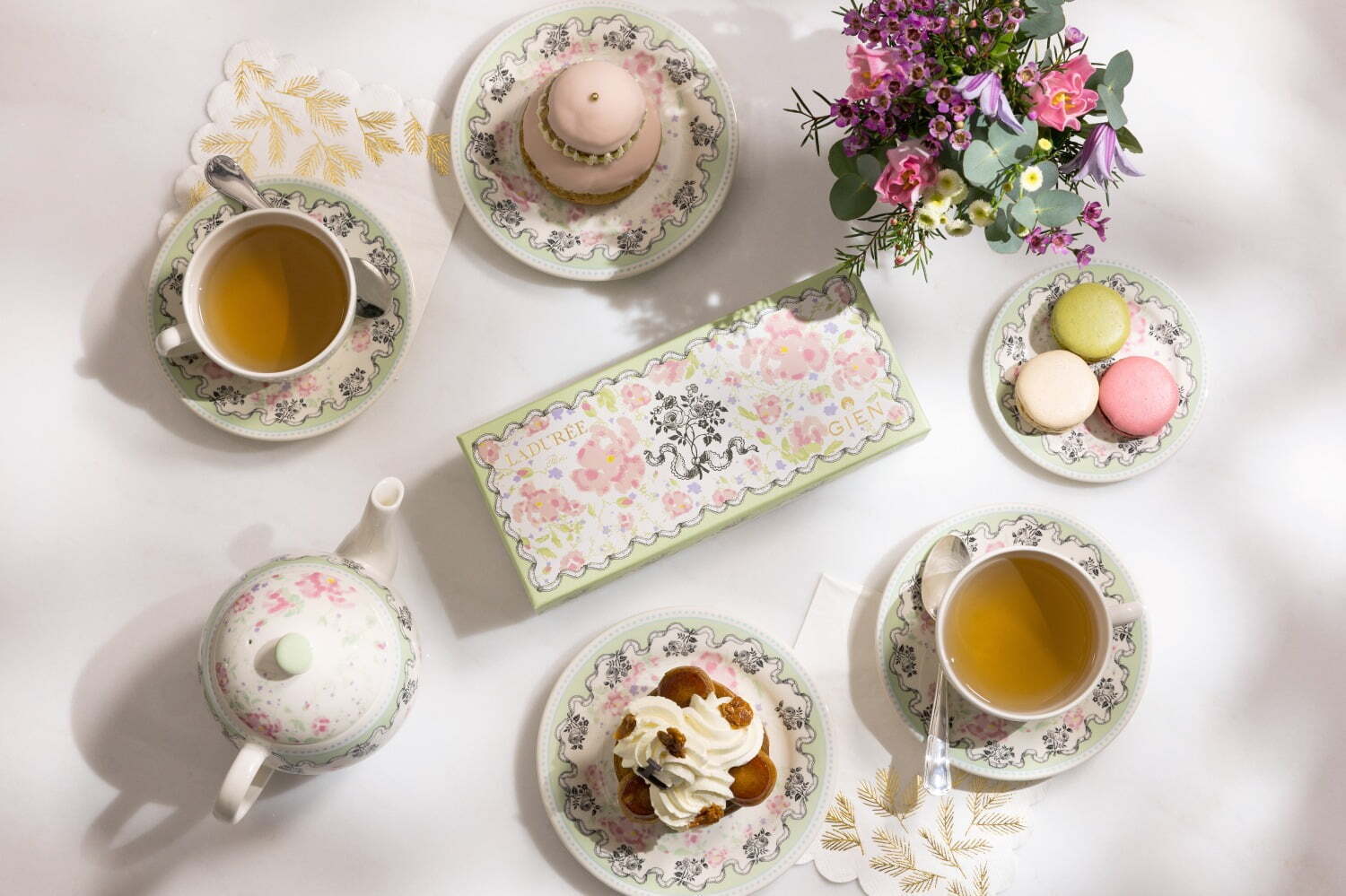 ラデュレ×陶器工房「ジアン」バラのブーケや花々を描いたティーポット