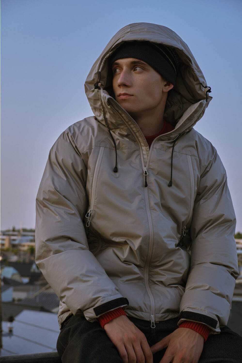 写真12/16｜ナンガ×アーバンリサーチのコラボダウンジャケット、マット