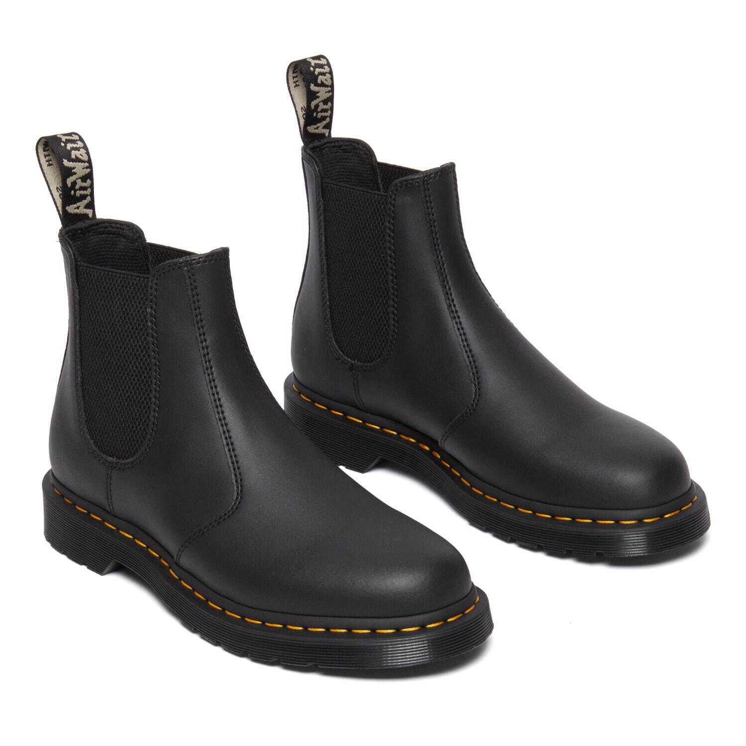 ドクターマーチン、柔らかく軽量な新素材「ジェニックス ナッパ」の