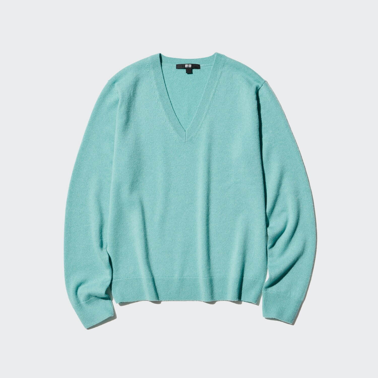 ユニクロ“カシミア100％”ニットのクルーネック＆タートルネック