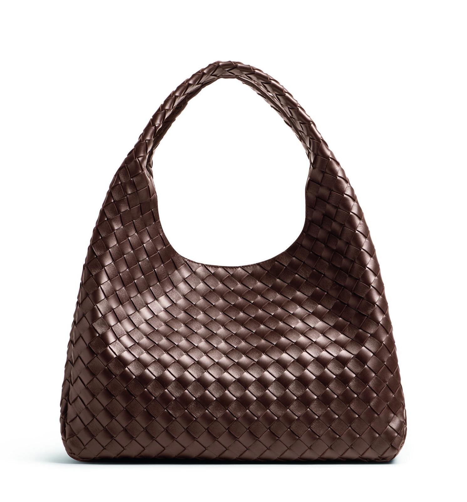 ボッテガ・ヴェネタ“丸みフォルム”の編み込みレザートートバッグ