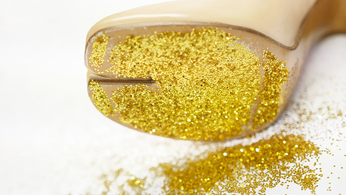 メゾン マルジェラの新作「タビ」シューズ、スリッパ型など - 阪急