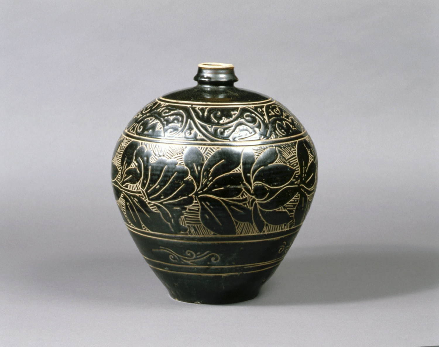 静嘉堂文庫美術館「磁州窯と宋のやきもの展」白黒のコントラスト＆緻密