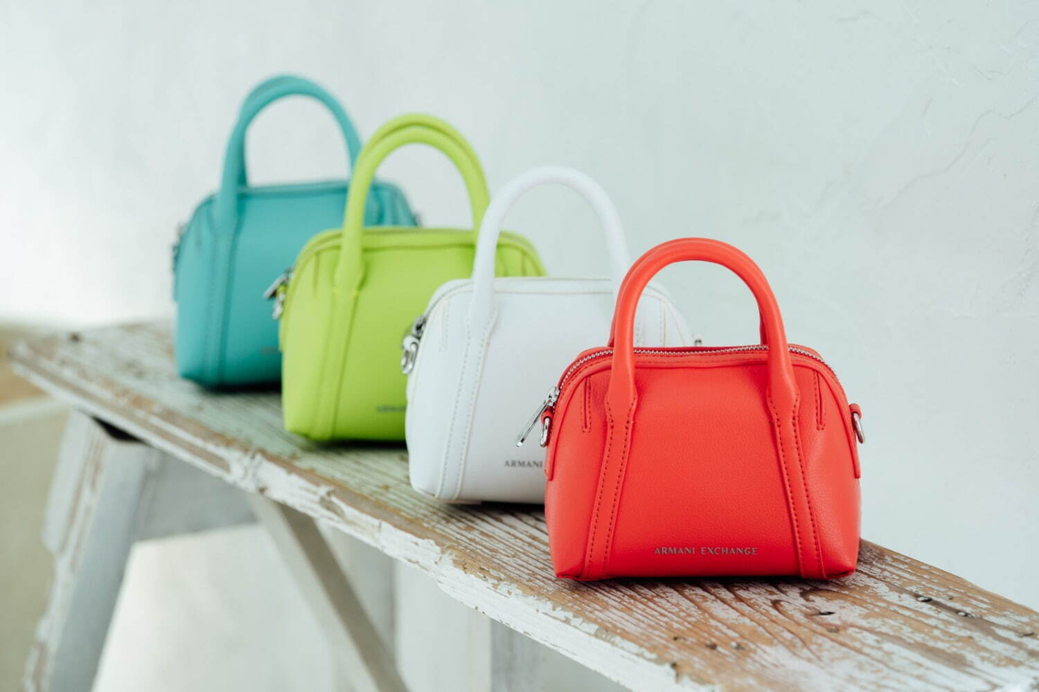 A|X アルマーニ エクスチェンジ“まるでマカロン”スイーツカラーの