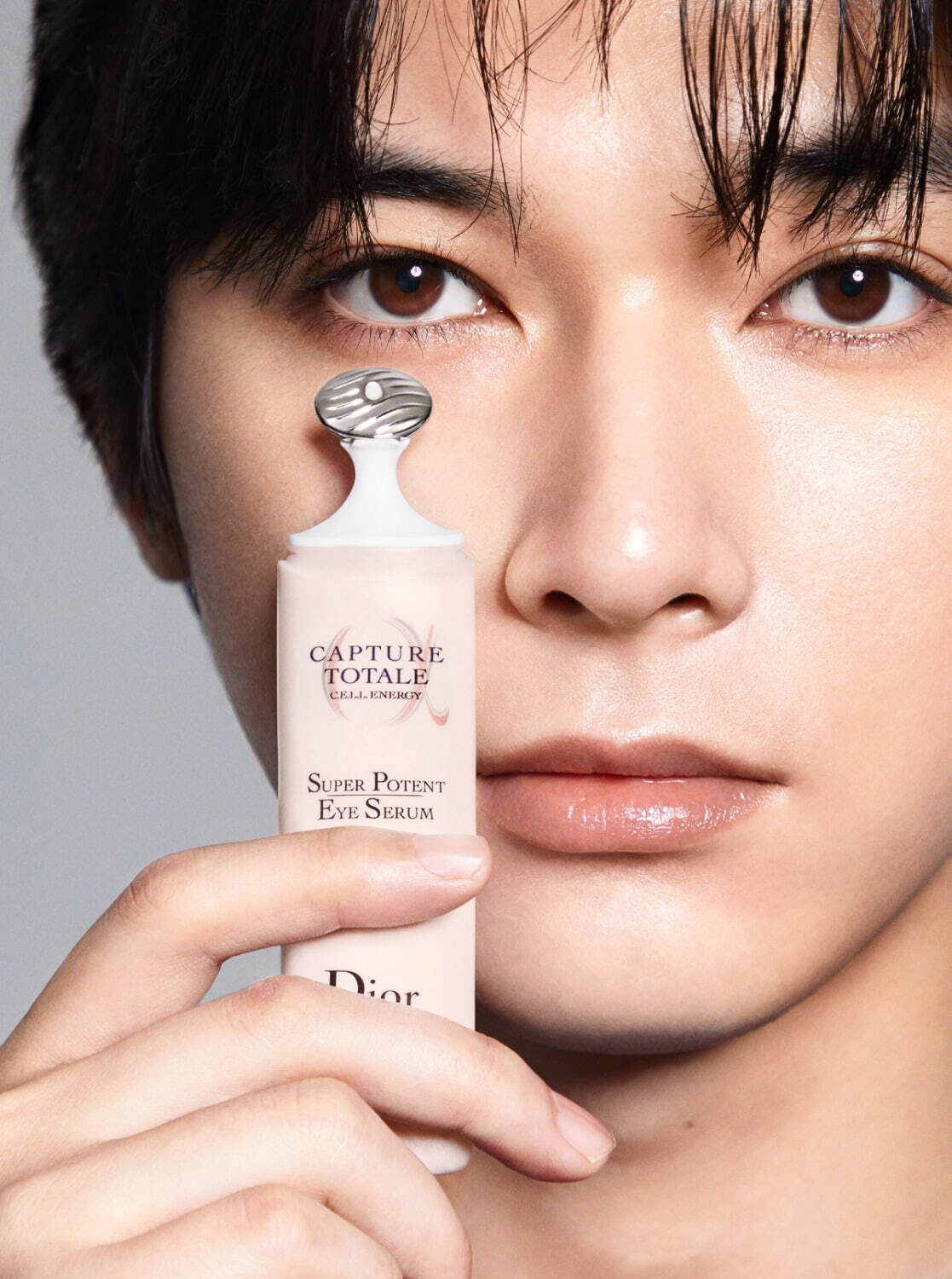 ディオール“マッサージアプリケーター”付き目元美容液が「カプチュール