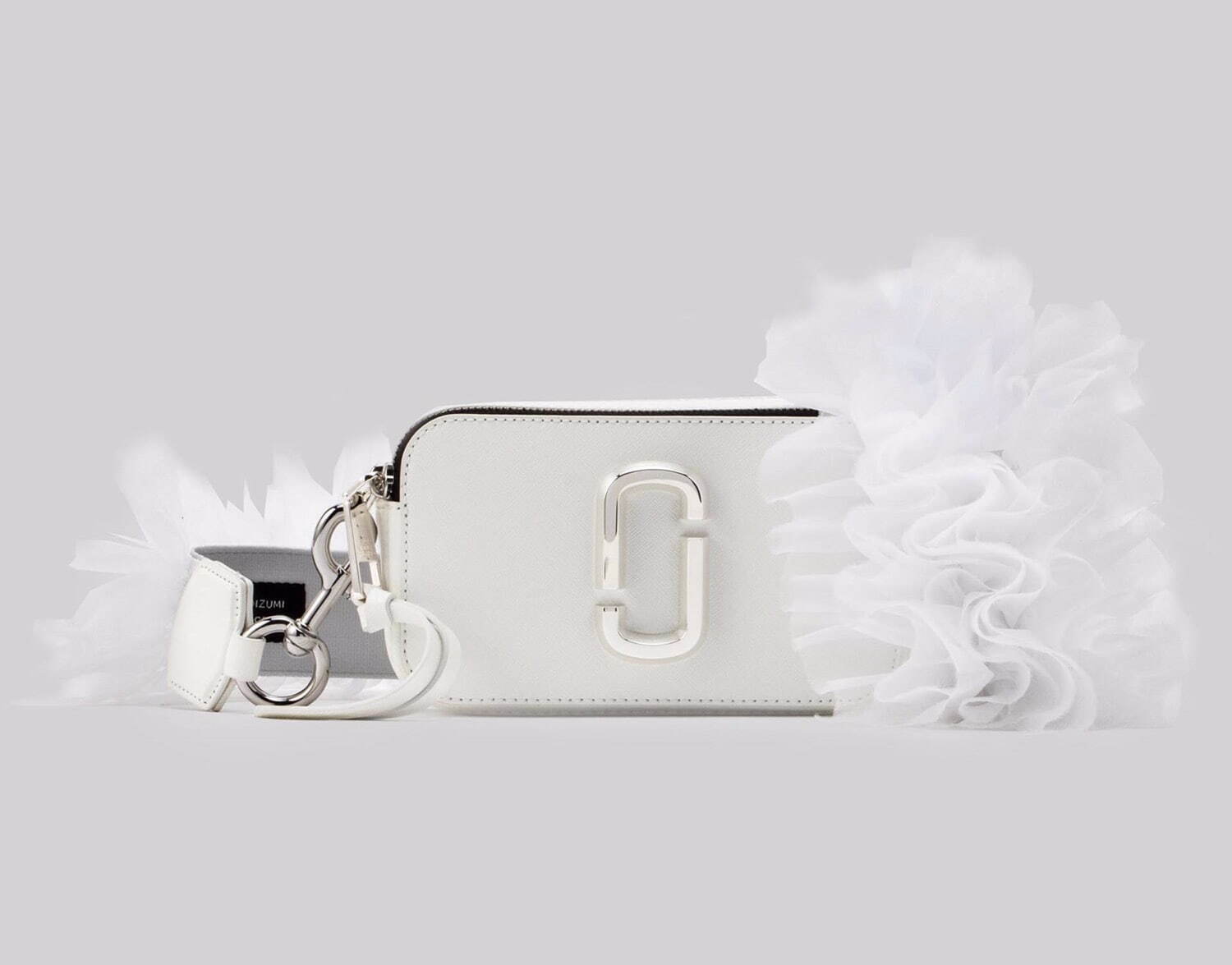 トモ コイズミ × マーク ジェイコブス、“ラッフル”をあしらった「ザ