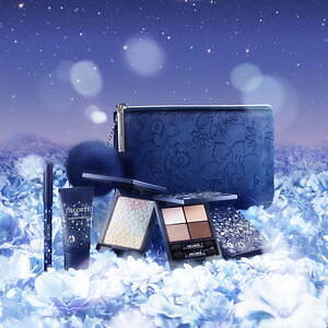 コスメデコルテ23年クリスマスコフレ、冬の光を纏う透明感メイクが叶う