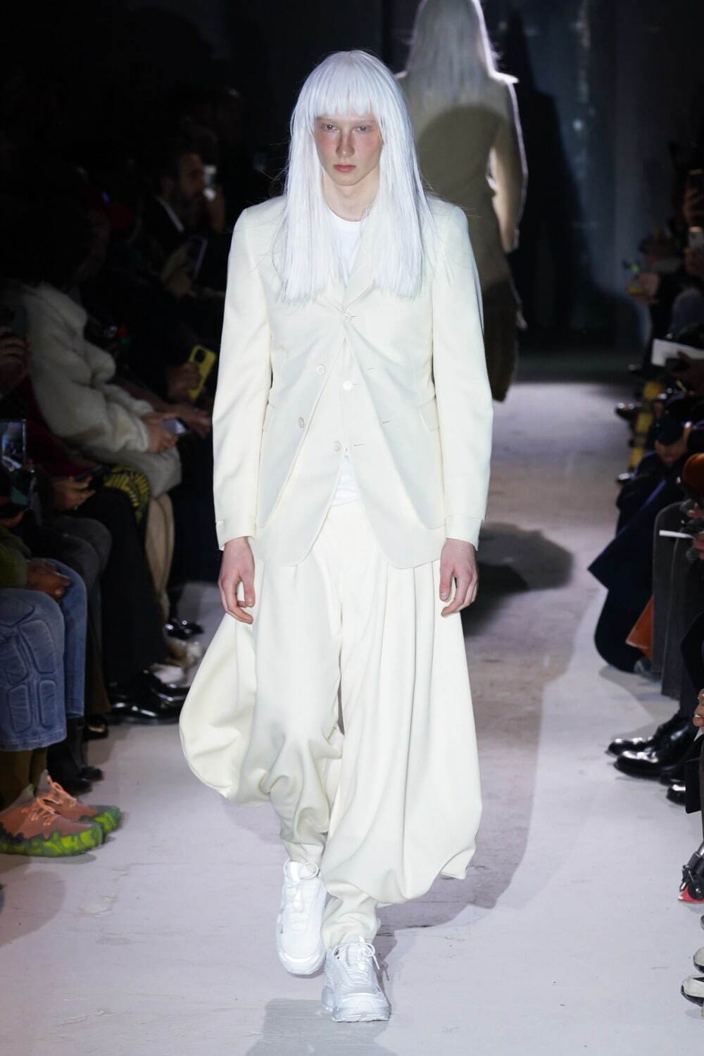 コム デ ギャルソン・オム プリュス 2024年秋冬コレクション - 理性の