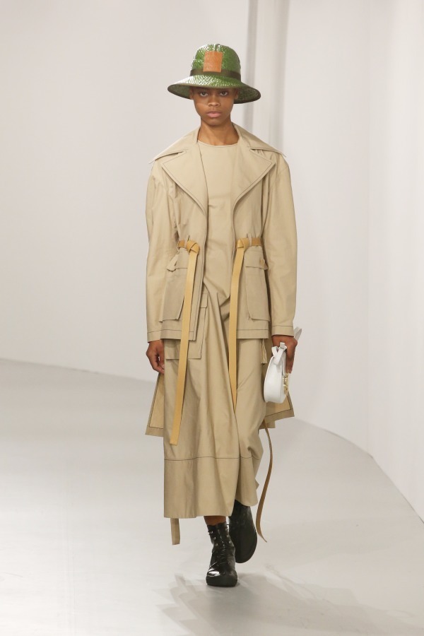 ロエベ(LOEWE) 2018年春夏ウィメンズコレクション - ファッションプレス