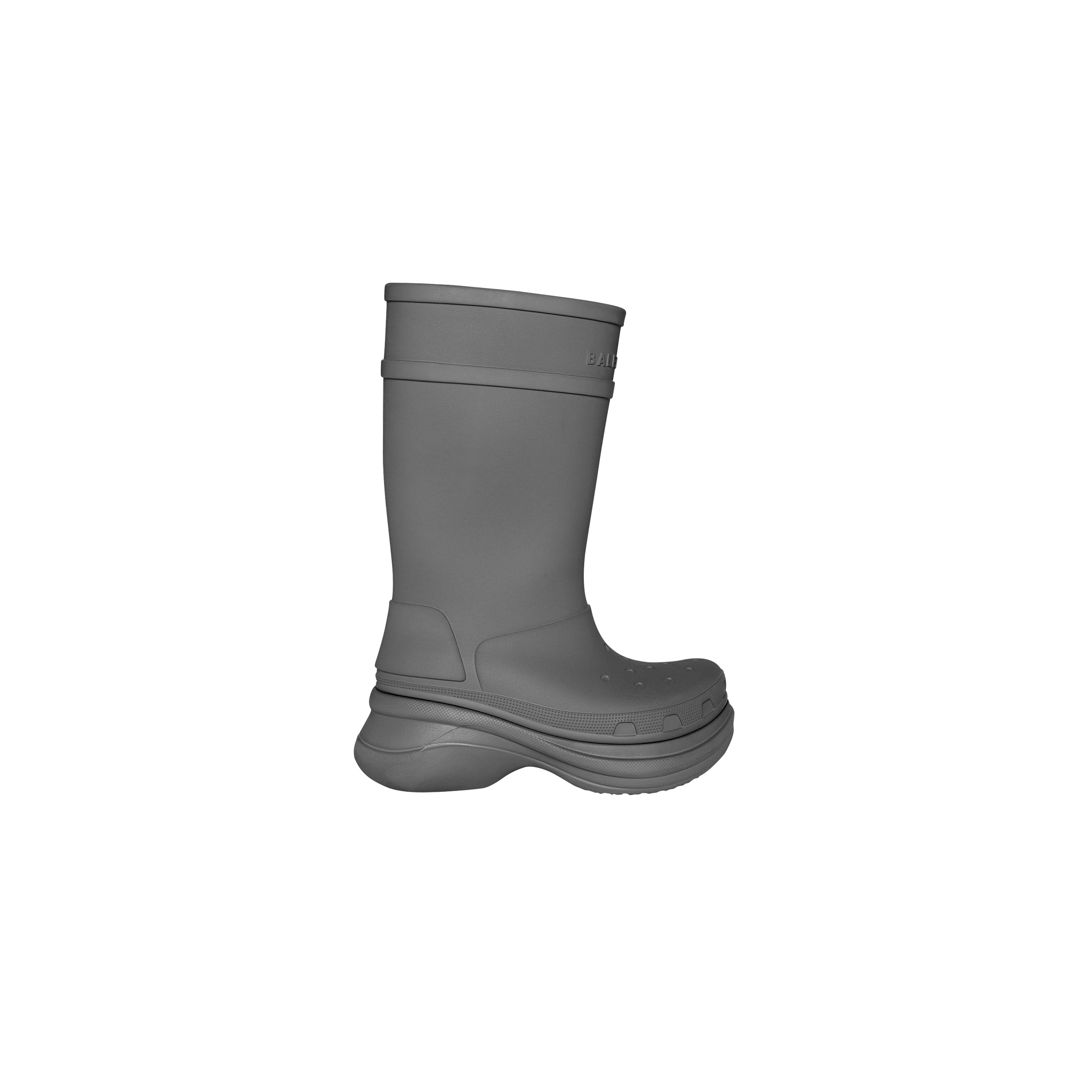 バレンシアガ」クロックスとのコラボレーションによるブーツを発売