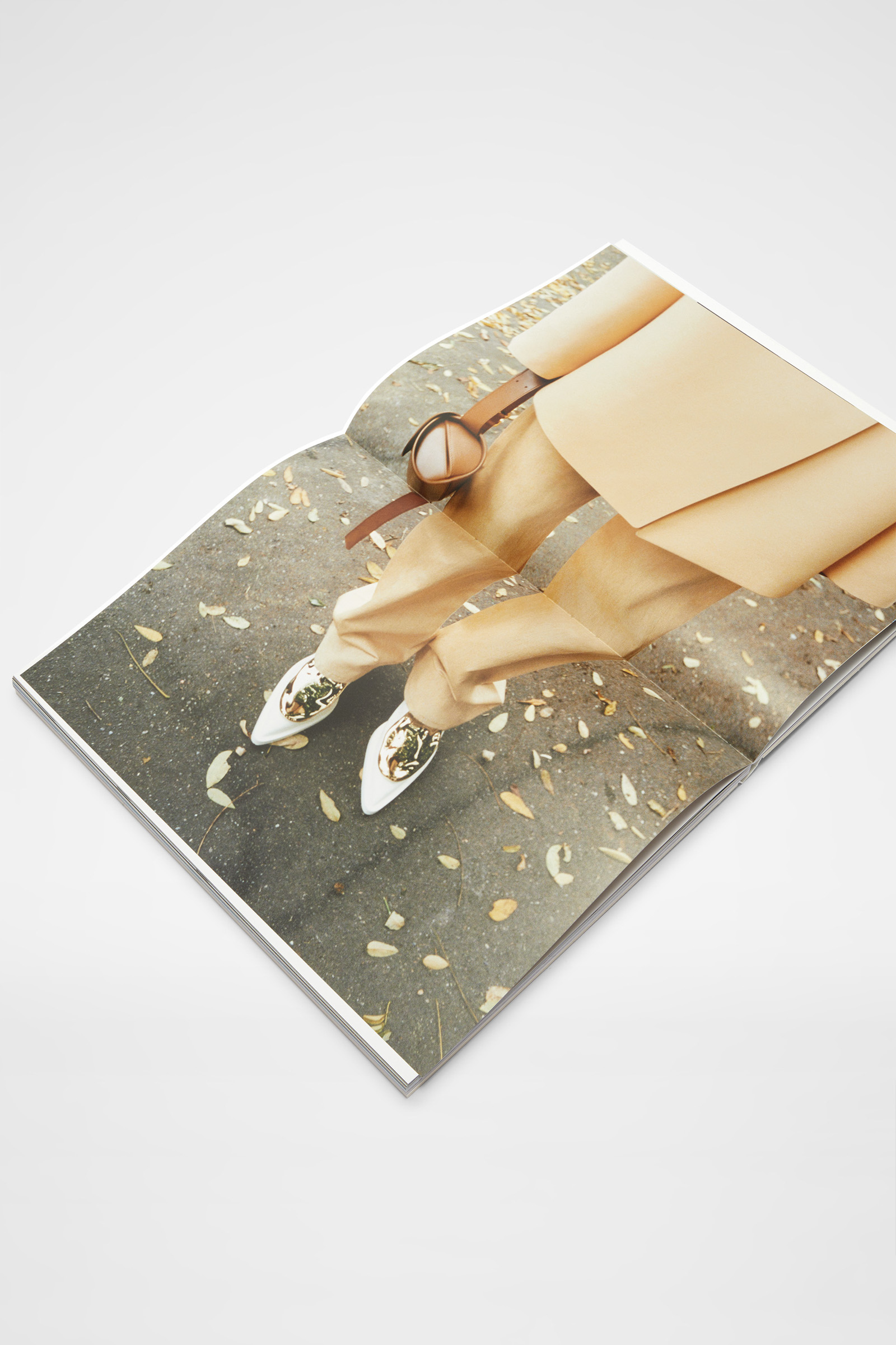 ジル サンダーが写真集を発売、デザイナーと親交のある写真家 クリス