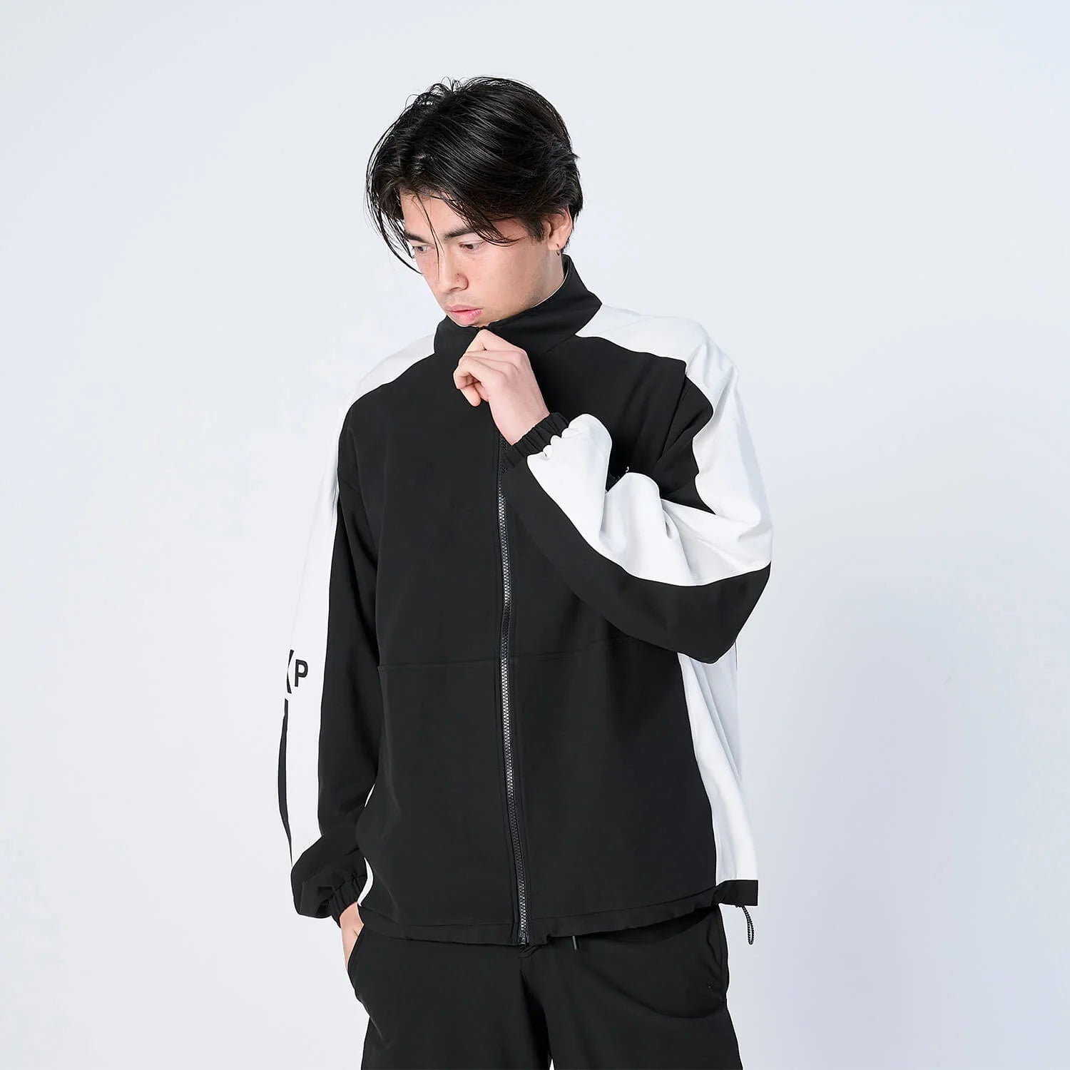 XJK-TRACKS（SOLOTEX® Eco-Hybrid トラックジャケット）BLACK