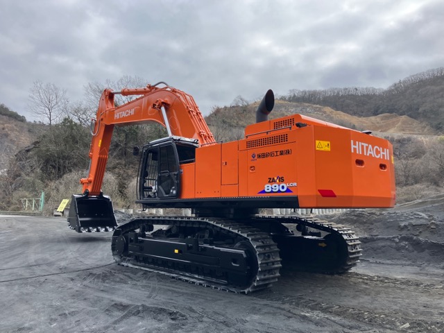 新車納入実績】日立建機 大型油圧ショベル「ZX890LCR-6」のご報告