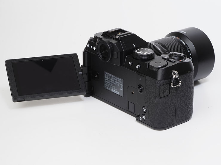 FUJIFILM X-S20 レビュー × 赤城耕一 | 万能性と機能性は上位機並みのX