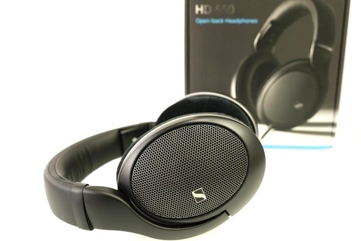 SENNHEISER HD 550 レビュー | 高い描写力と自然なサウンドが心地よい