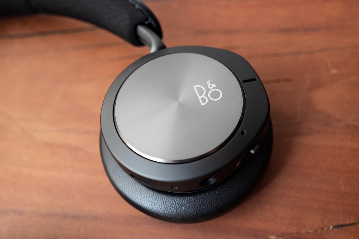 Beoplay H8iレビュー。隙のないB&O PLAYの高級ヘッドフォン。 | DRESS