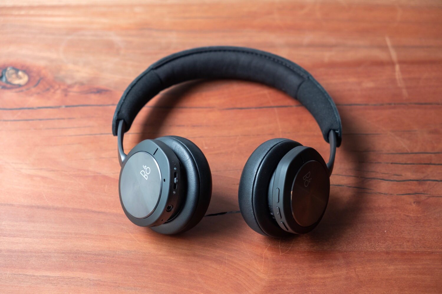 Beoplay H8iレビュー。隙のないB&O PLAYの高級ヘッドフォン。 | DRESS