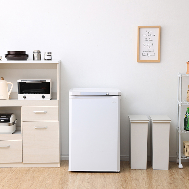 アイリスオーヤマ ノンフロン前開き冷凍庫 85L（IUSD-9B-W） 家電 | G