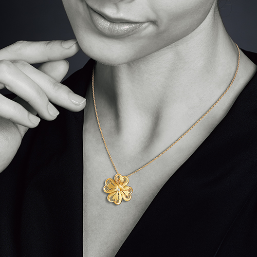 実写画像】 金色 四葉のクローバーペンダントVCARP4KL00 純金関連商品