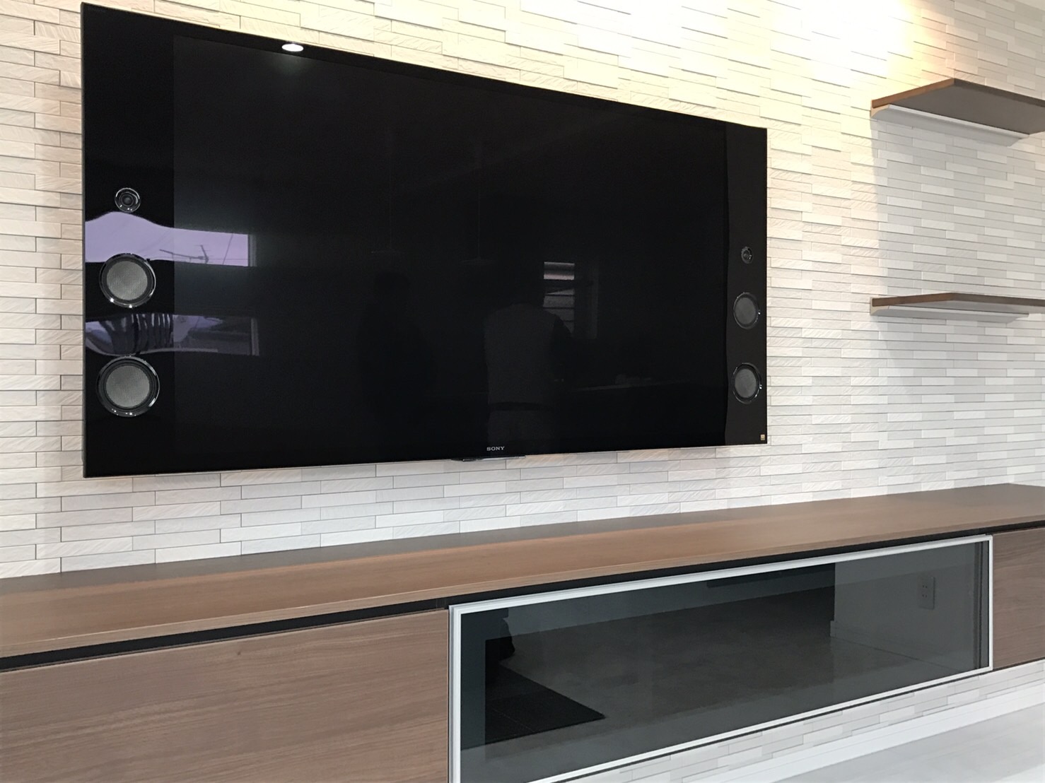 SONY BRAVIA KJ-55X9350Dテレビ壁掛工事：施工事例｜福岡でテレビの