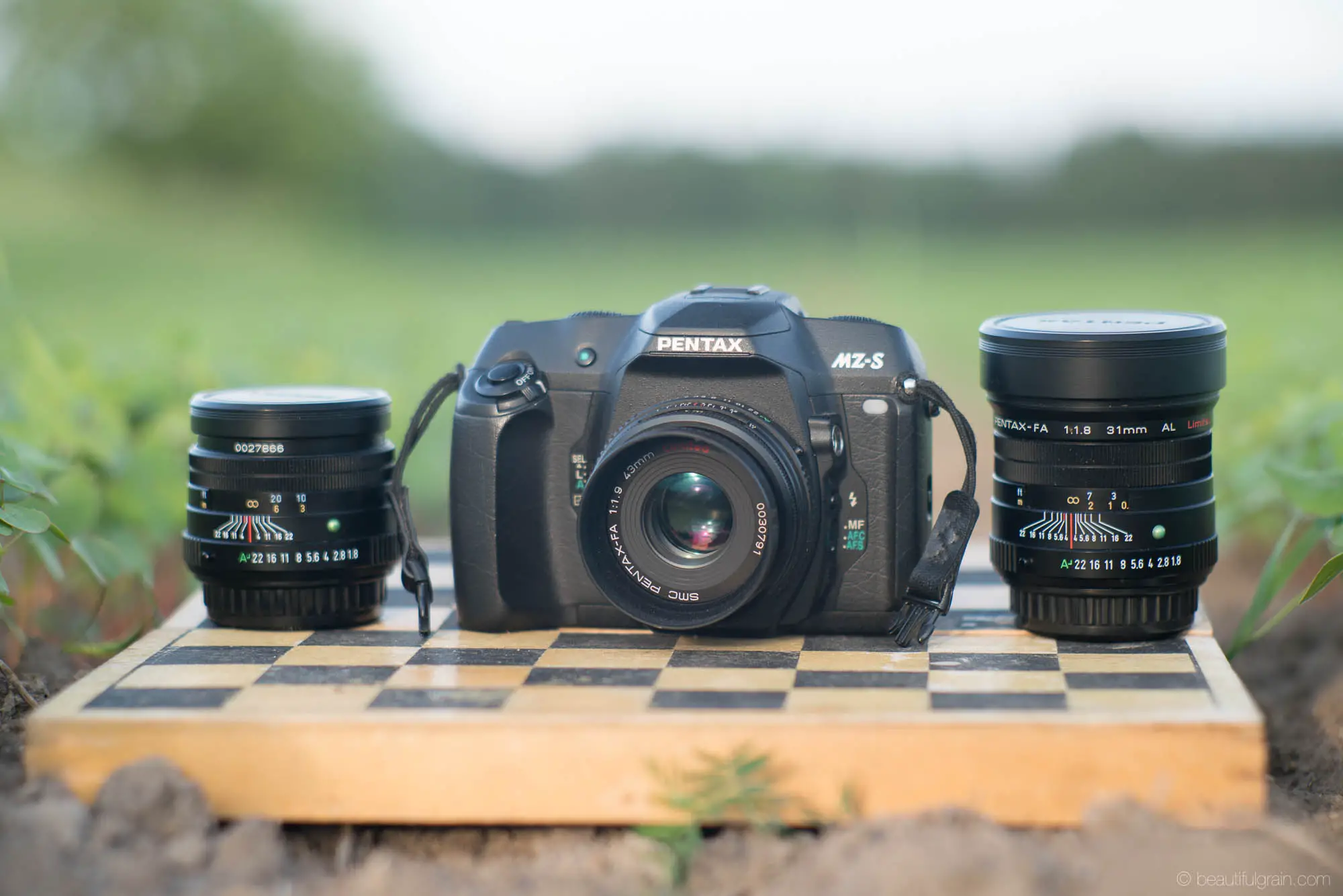 Pentax MZ-S and 31mm, 43mm, 77mm Limited lens trio review - By