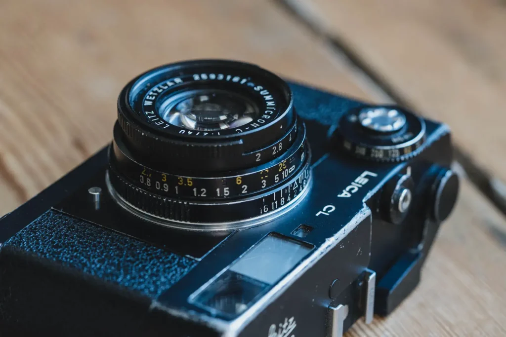 Leica 40mm f/2 Summicron Lens Review - 35mmc