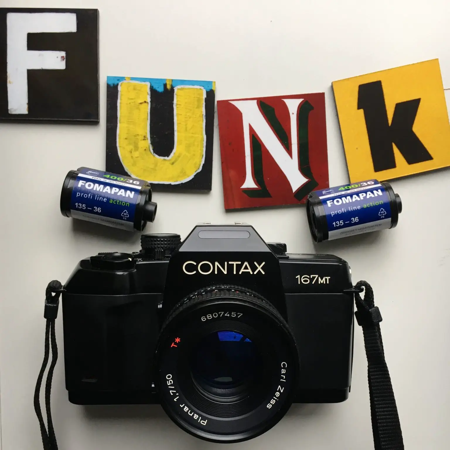 5 Frames with a Contax 167MT & Carl Zeiss Planar 50mm f/1.7 - By