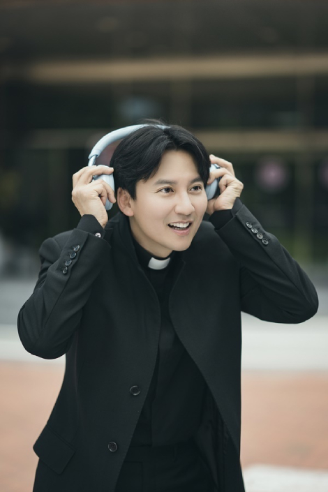 キム・ナムギル『熱血司祭2』に世界中が熱狂！ - 韓国エンタメ