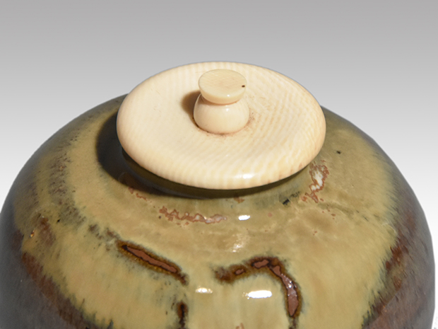 別作 高取焼 茶入 高取喜恵(作) 牙蓋 仕覆2付 共箱 遠州七窯 | 古美術