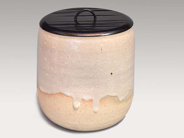 萩水指 十三代 坂田泥華(作) 即中斎在判箱書 塗蓋・飛来一閑 共箱 | 古