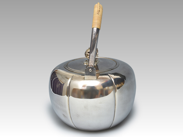 純銀 平安 四世 秦蔵六（造）阿古蛇 銀瓶 498g | 古美術ささき