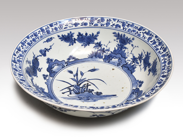 所載品 古伊万里（藍柿右衛門様式）草花文大鉢 江戸時代中期 | 古美術
